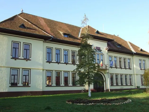 Elevii din Vulcan nu vor mai merge la schimbul trei şi vor primi „a doua şansă”