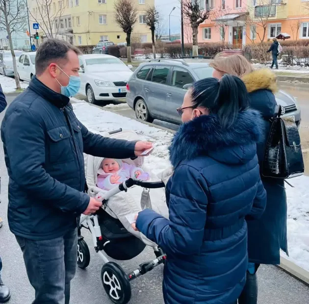 Social-democraţii braşoveni au respectat tradiţia mărţişorului