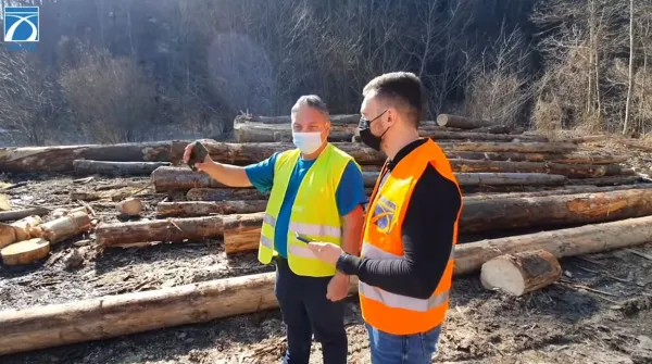 Stă sau nu ceva în calea autostrăzii? Proiectantul şi cei de la CNAIR au luat la pas variantele de traseu posibile pentru tronsonul Braşov - Comarnic