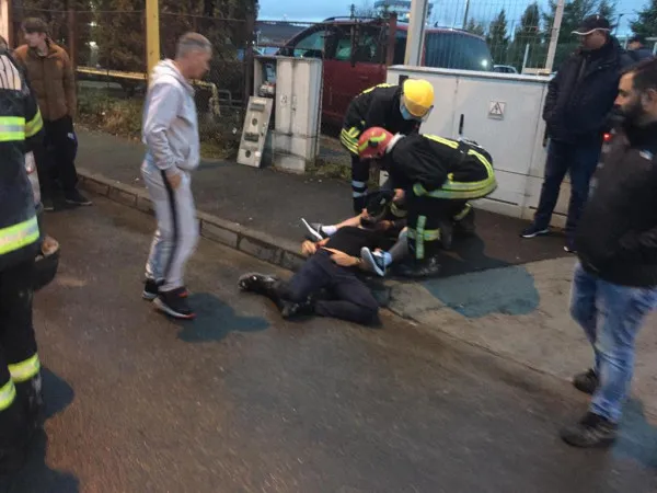 Fiul lui Sever Mureşan s-a crezut la popice printre maşinile parcate din Noua