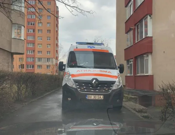 Şoferiţa, Ambulanţa şi mia de acatiste pe Facebook