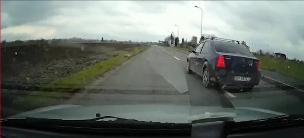 Orgoliul în trafic, filmat în Brașov - Stupini. Dar și multă nesimțire: a forțat o ieșire în decor, dar n-a oprit să vadă ce-i face victima