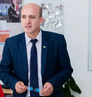 Sorin Ion vine azi la Braşov să-i convingă pe dascăli să se vaccineze