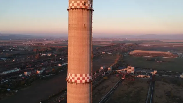 Cât valorează, de fapt, ruinele CET Braşov? Lichidatorul are pe masă două oferte de 8 milioane de euro