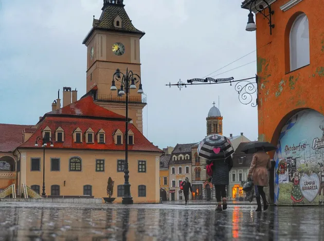 16.04 - 19.04, raport Covid: Scădere de 50% faţă de începutul lunii. 358 de cazuri de infectare, în weekend, la Braşov