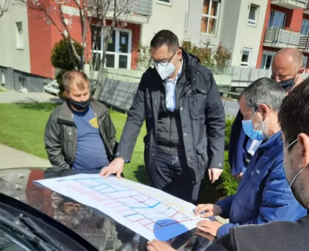 Rusu şi Maurer, la pas printre gropile din Avantgarden