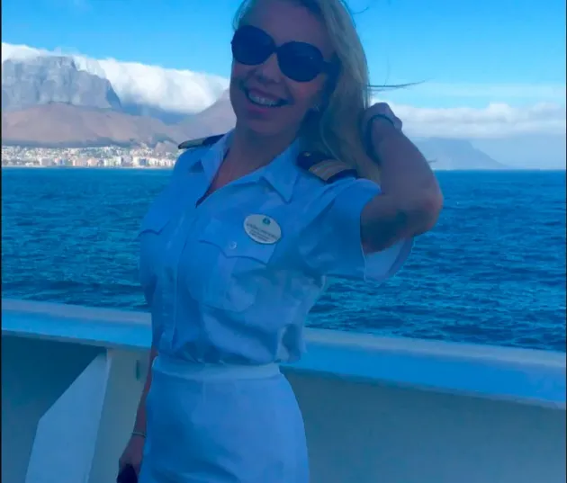 O braşoveancă şi viaţa ca-n filme: I-a cunoscut pe Trump şi Jackie Chan şi s-a dus cu reţeta lui Robert De Niro la „Chefi la cuţite”