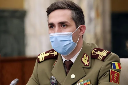 Cu mască