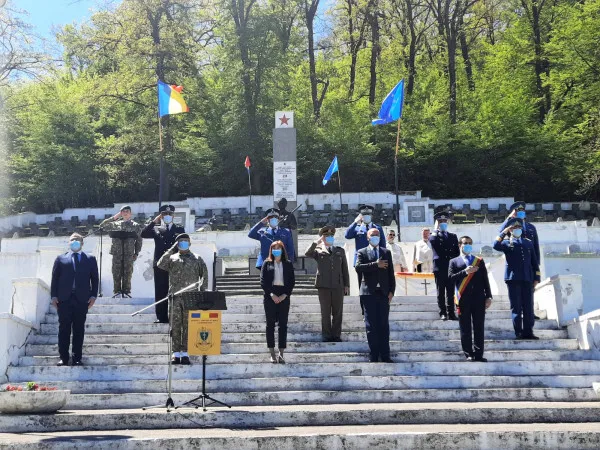 144, 76, 71: Ziua numerelor mari „care trec dincolo de vârsta unei generaţii”