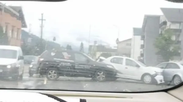 „Barieră” pe DN73, cei 3 care au blocat intrarea în Râșnov