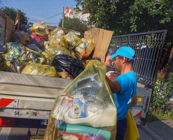 N-or fi buni funcţionarii sau e prea mare concurenţa? După mai multe licitaţii ratate, Primăria schimbă foaia în licitaţia pentru noul operator de salubritate al Braşovului: angajează un consultant, cu 140.000 de lei