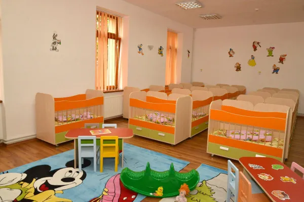 6.00 şi 18.00: Creşele din Braşov revin la program prelungit din data de 2 iunie