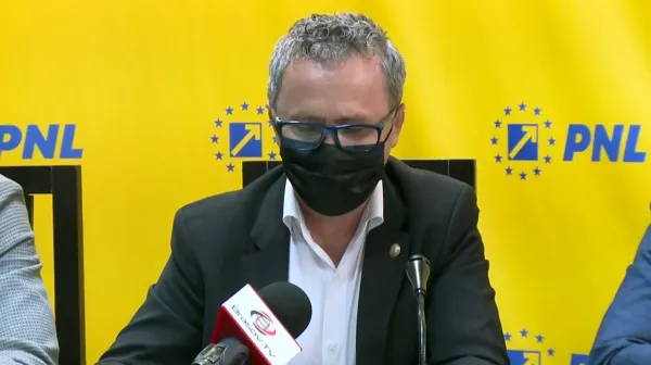 Un deputat braşovean propune legi care să îi ajute pe românii din Diaspora. Valentin Făgărăşian solicită ca românii să nu mai predea buletinul când se stabilesc în străinătate