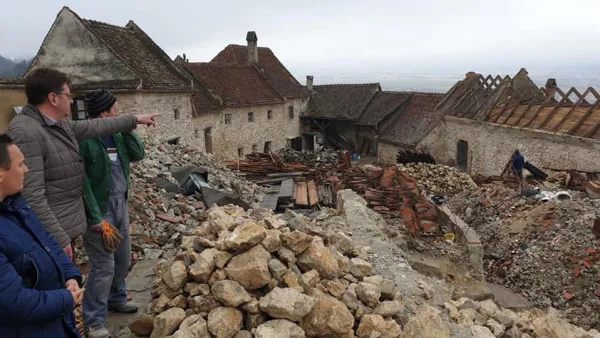 Mortarul italianului, „scumpeşte” proiectul Cetăţii Râşnov cu 1,2 milioane de lei