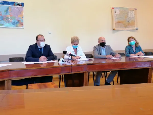 Ambrozia le dă bătăi de cap autorităţilor braşovene