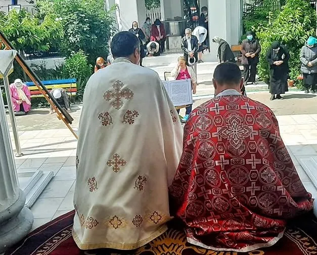 Mitropolia Ardealului caută preoţi pentru Hălchiu, Şoarş şi Grânari