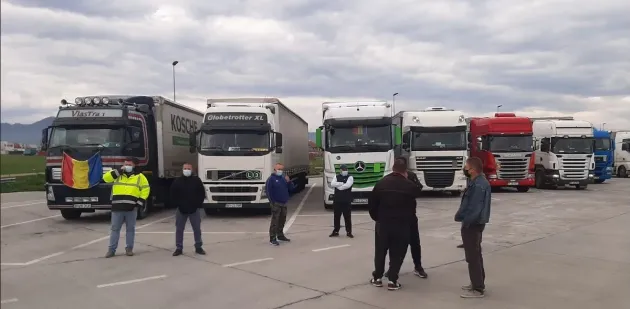 Cu 20km/h pe DN 1A: Blocada camioanelor, jandarmii și polițiștii puși în alertă