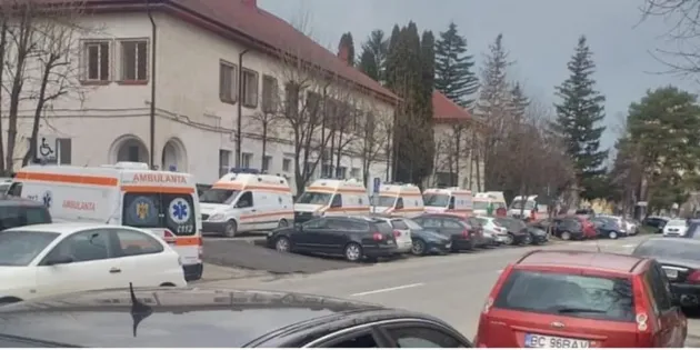 Internările în spitalele Covid din Braşov au scăzut la jumătate. Directorul DSP Braşov: „Din păcate însă, sunt zilnic persoane care pierd lupta cu virusul”