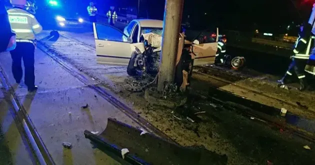 Făgăraş: Alcoolul l-a condus în stâlp: 1,22 la mie!