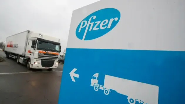 Alte 81.900 de doze de vaccin Pfizer, azi, la Centrul Regional de de Depozitare Braşov