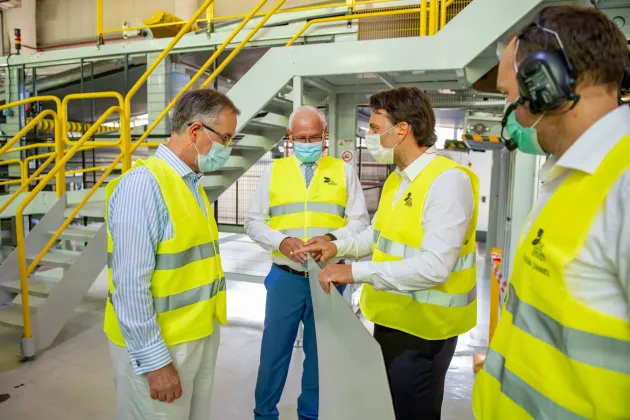 DS Smith anunţă că va cheltui 11 milioane de euro la fabrica din Zărneşti. În mare parte, pentru a rezolva probleme de mediu: tehnologie mai bună, canalizare, staţie de epurare, incinerator