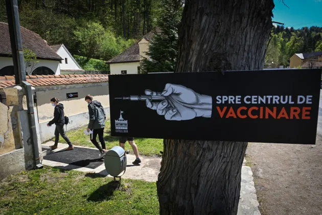 3.862 de braşoveni s-au vaccinat ieri anti-Covid: 2.417 cu doza de rapel, 1.445 cu prima doză