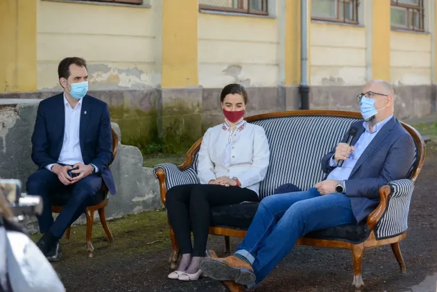 Fabrica ţigărilor „Carpaţi” şi „Bucegi” din Sfântu Gheorghe va fi transformată în Palat al Copiilor