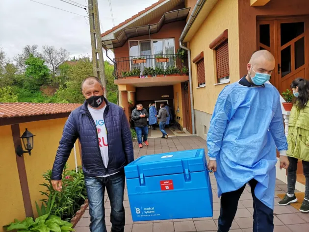 9.600 doze de vaccin Johnson&Johnson, la Centrul Regional de la Braşov