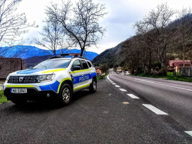 La 18 ani, inculpat: acuzat că i-a furat maşina tatălui  