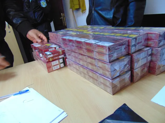 Percheziţii la 11 contrabandişti de ţigări din Covasna, cu întăriri de la Braşov