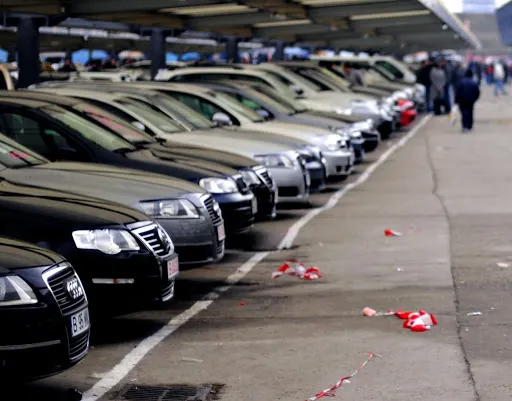 Guvernul face anunţul care-i sperie pe samsari: fără importuri de maşini mai vechi de 15 ani