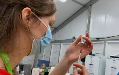 75 de firme din Braşov au chemat echipe de vaccinare la sediu: 3.618 de angajaţi
