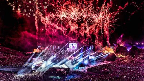 Tomorrowland, Electric Castle, Untold şi Neversea: organizatorii marilor festivaluri din România au „pus ochii” pe Braşov