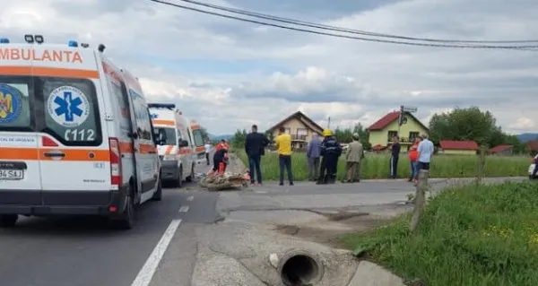 Aruncat de pe motor: încă o cruce a morţii, pe drum