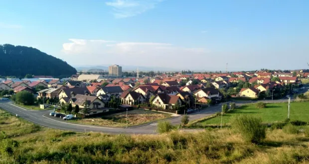 Săcele: Cu cătuşe, luat din drum