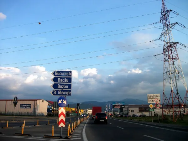 Compania Apa introduce canalizarea pe DN13. Se va lucra o adâncime de 5 metri, intervin restricții de trafic