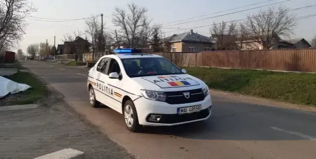 I-a fost frică de soţul băut şi agresiv, l-a scos din casă cu ajutorul poliţiştilor