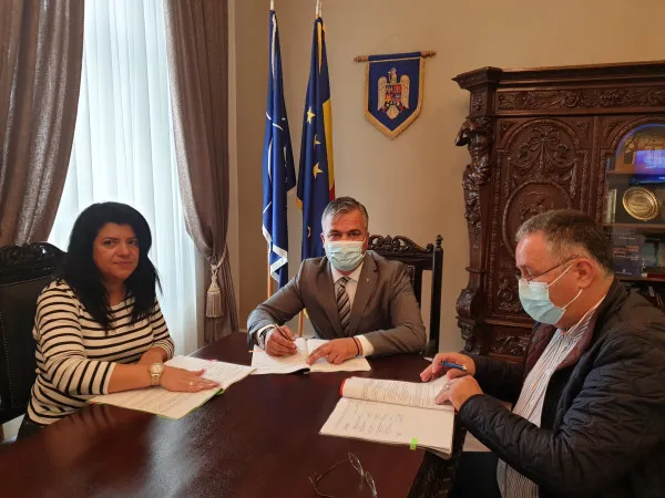 Consiliul Județean Brașov a semnat un contract cu o valoare de 25,79 milioane de lei pentru devierea Beselcinului și alte lucrări la aeroport   