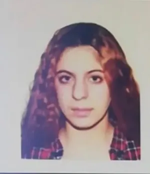 Are 16 ani, de două zile nu s-a mai întors acasă. În a 3-a zi, găsită în Vrancea
