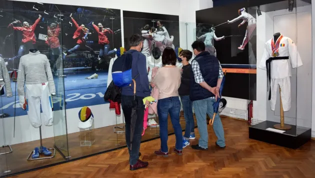 Poveştile care te fac mândru să fii român, la kilometrul 0 al Braşovului