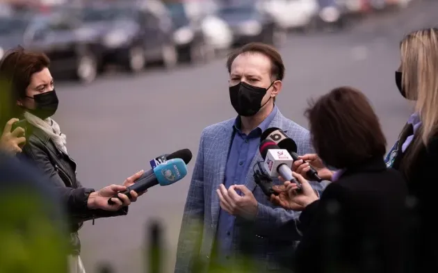 Guvernul a decis: Sectorul HoReCa, scutit de plata impozitului specific până pe 25 decembrie
