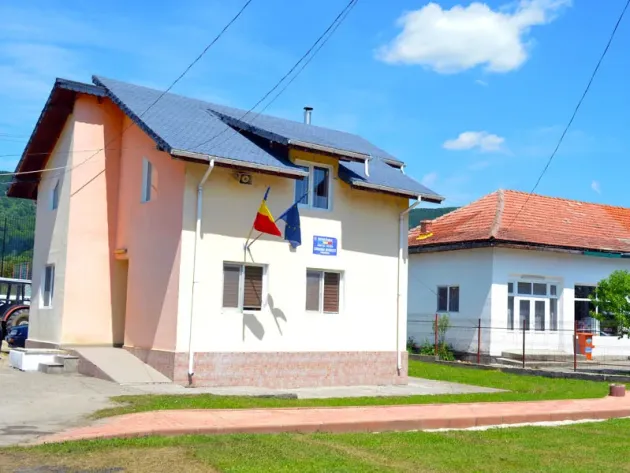 Primăria Buneşti caută o firmă care să colecteze gunoiul de la populaţie şi agenţi economici