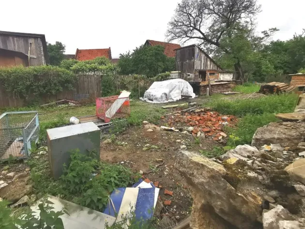 Era fată de poliţist, maşina în care şi-a dat foc era a vecinului
