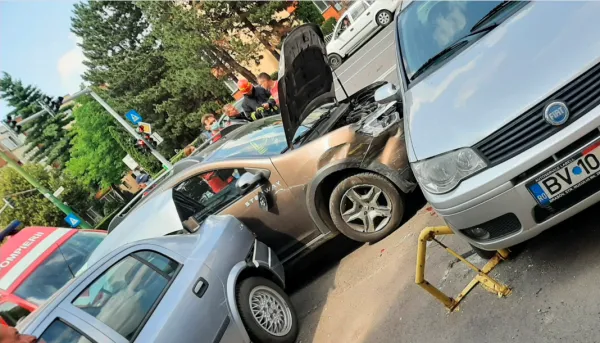 1 în 5, pe Zizinului: „I-au zburat și roțile”, dezastru, pe stradă, dezastru și-n în parcare