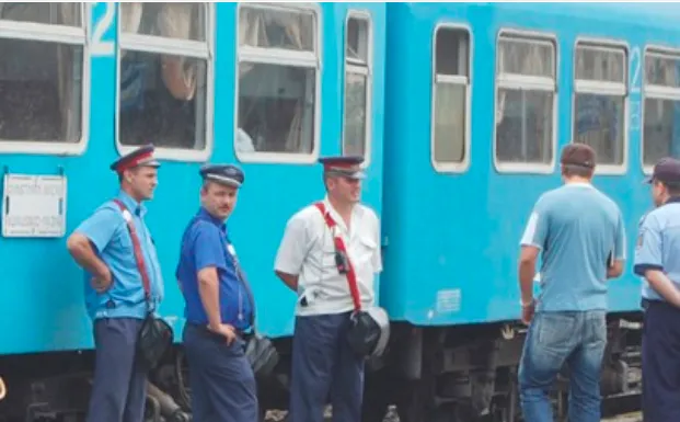 Poşta şi CFR SA, companiile cu cei mai mulţi angajaţi din România