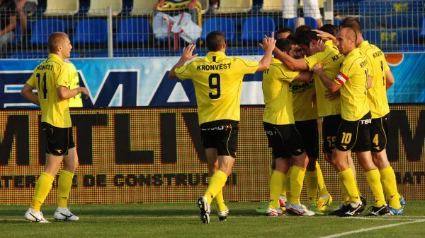 Fotbaliştii de la FC Braşov vor evolua cu inscripţia „Braşov” pe tricouri