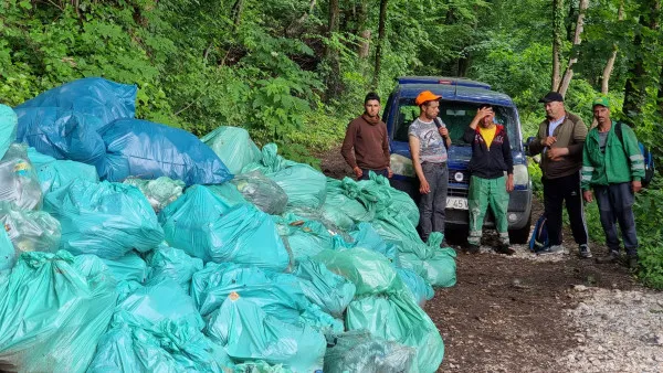 Grotele în care se ascundeau braşovenii în timpul celui de-Al Doilea Război Mondial, ecologizate şi sigilate