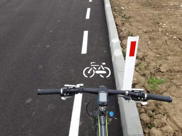 Bârna Biciclistului... Brevetată la Braşov, în bătaie de joc  