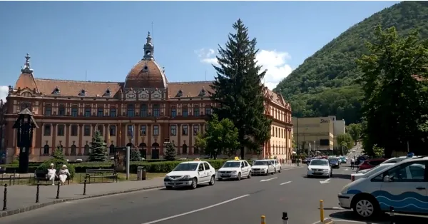 Consiliul Judeţean Braşov reia demersurile pentru a prelua de la Prefectură Palatul Administrativ şi fosta „cantină a partidului”