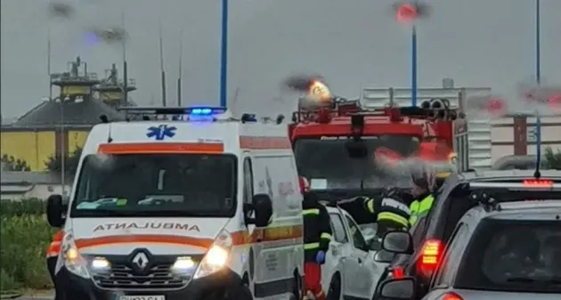 Accident pe Plugarilor: 4 victime, doar 3 au vrut să urce în ambulanţe